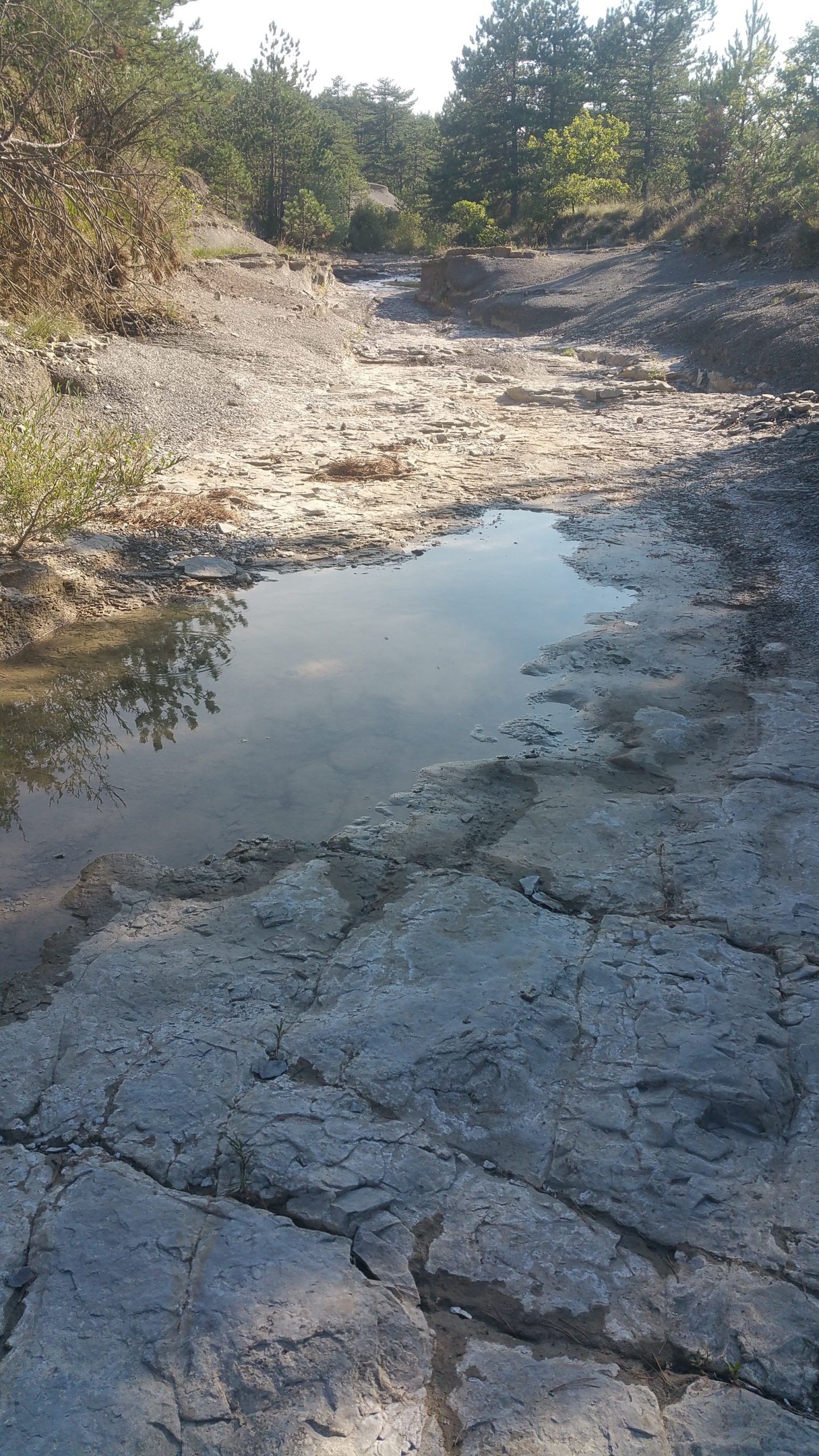 Crossable watercourse